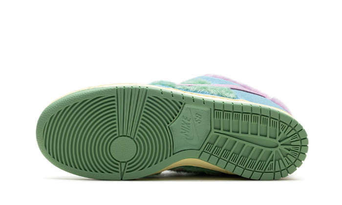 Nike SB Dunk Low Verdy Visty