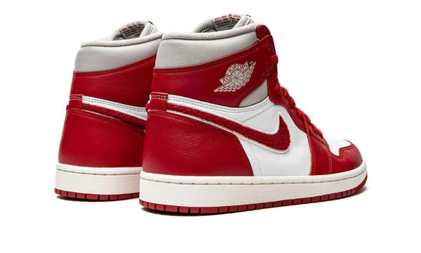 Air Jordan 1 Retro High OG Varsity Red Chenille