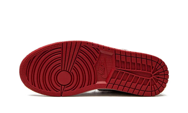 Air Jordan 1 Retro High OG Varsity Red Chenille