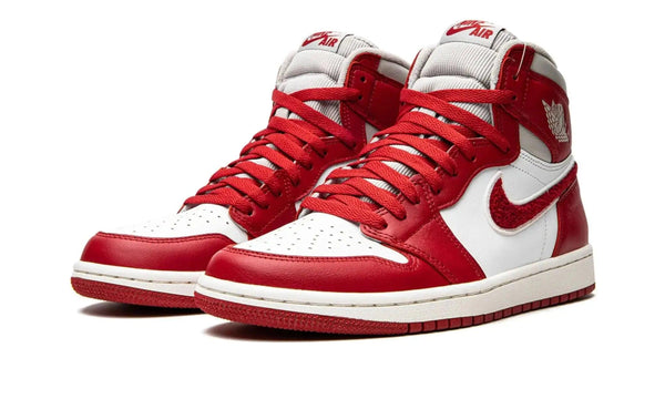 Air Jordan 1 Retro High OG Varsity Red Chenille