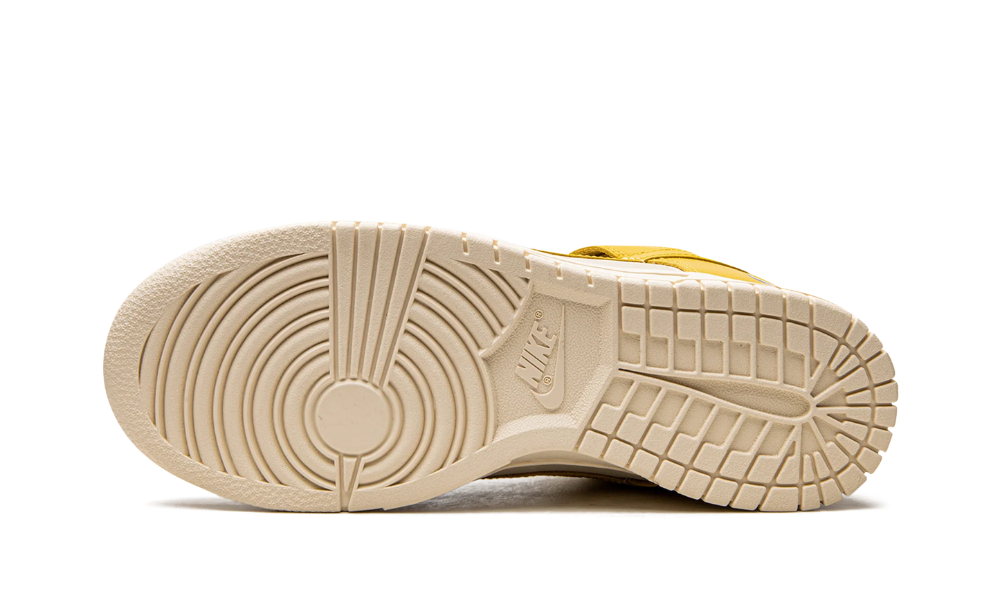 Nike Dunk Low LX Banana