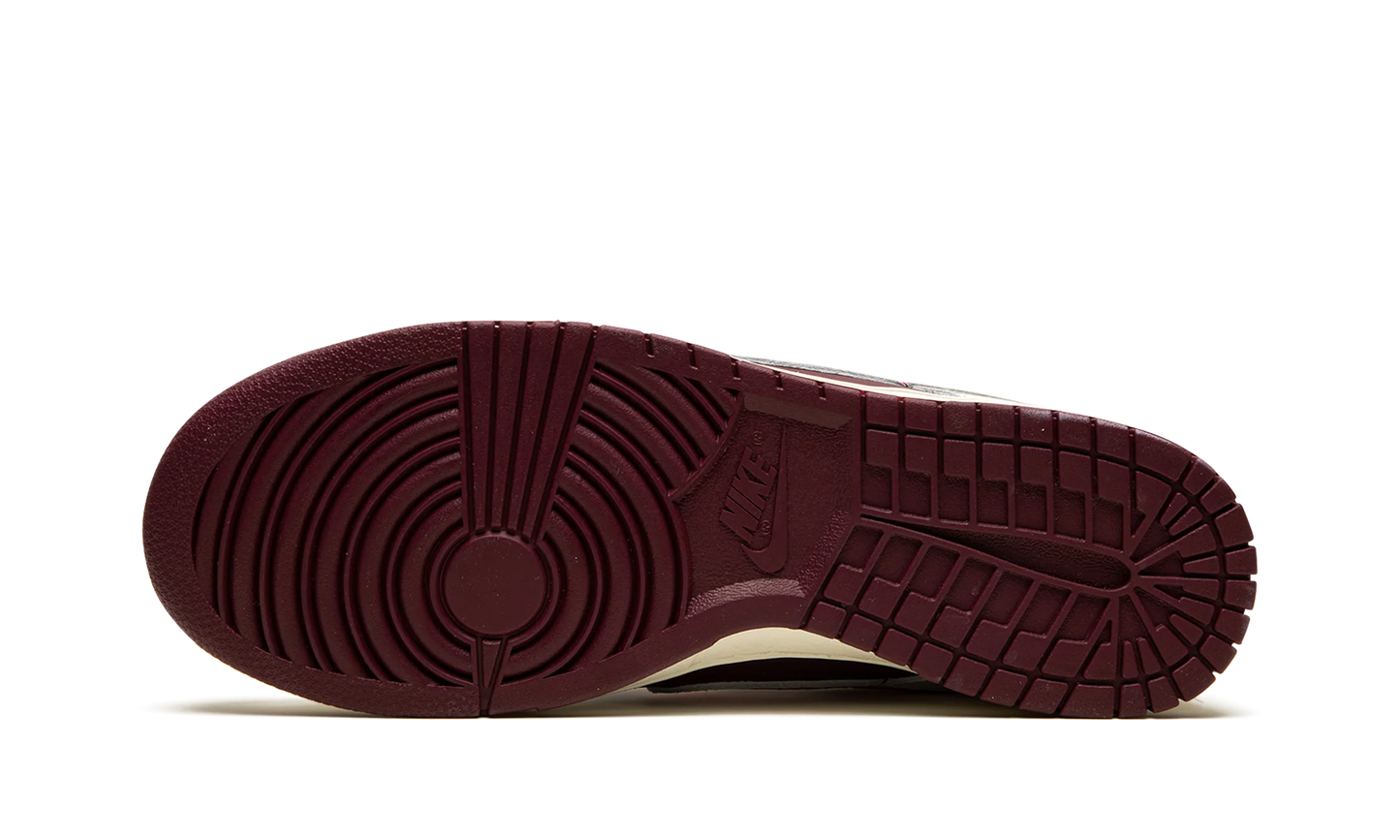 Nike Dunk Low Retro PRM Valentine's Day (2023)