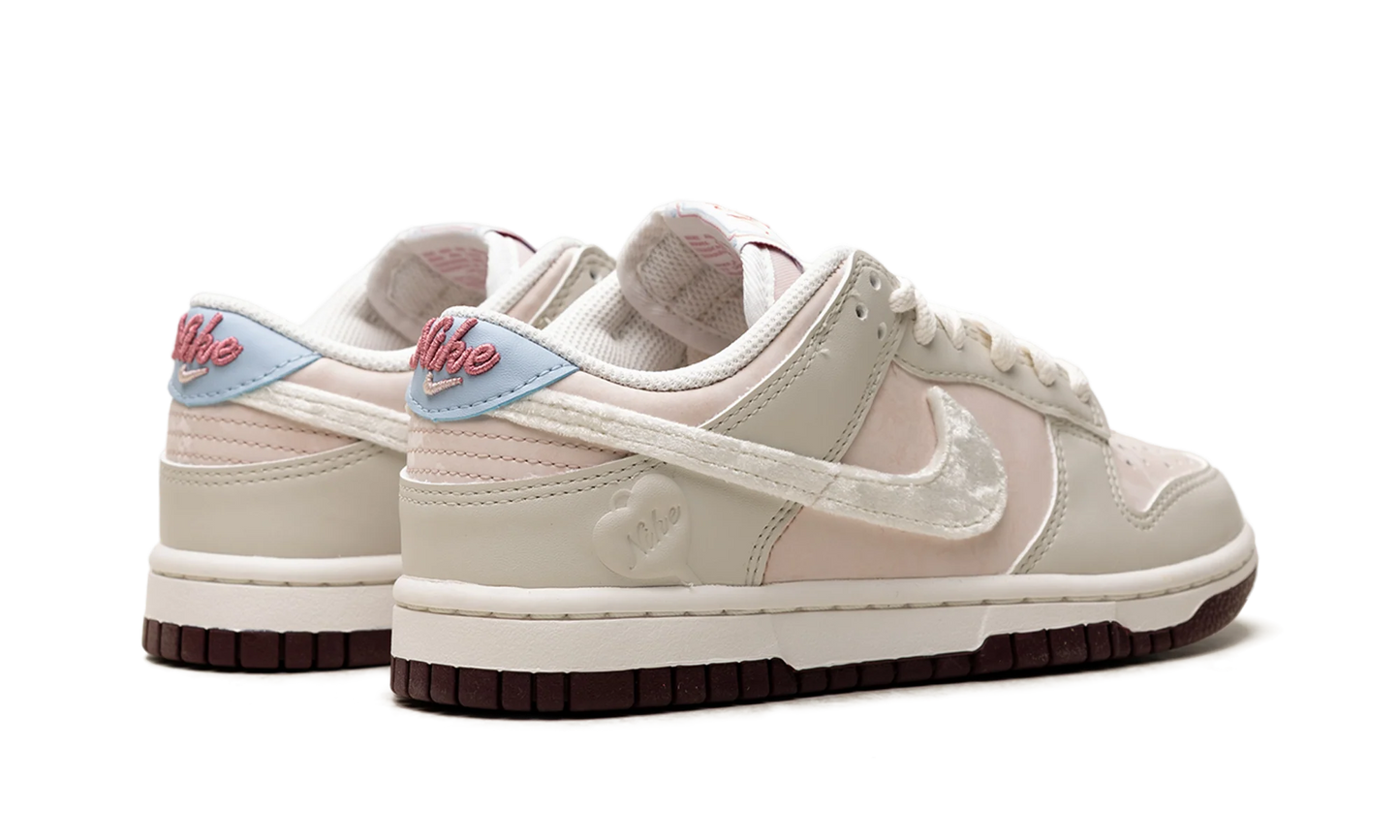 Nike Dunk Low Valentine's Day (2026)