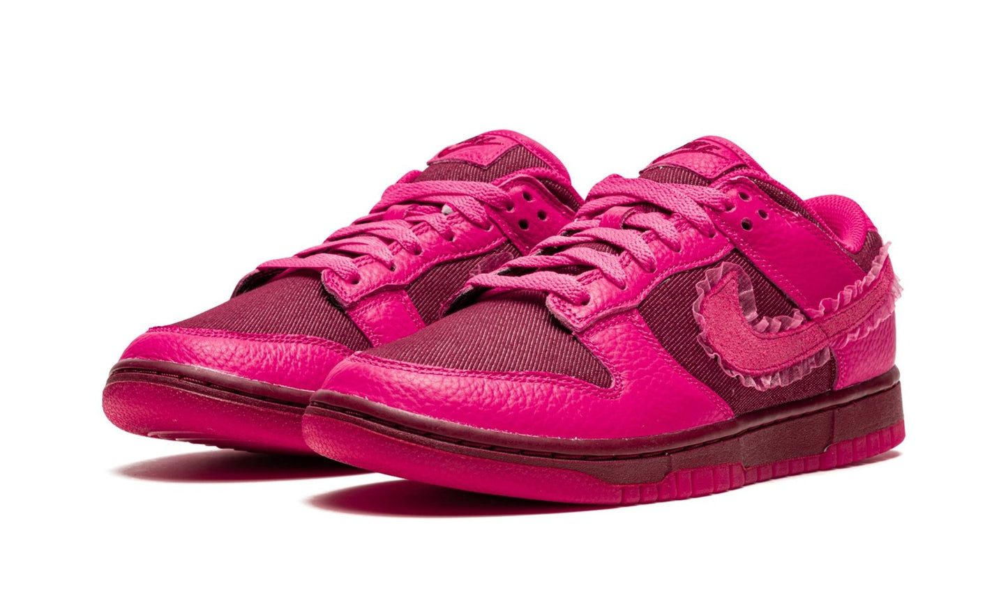 Nike Dunk Low Valentines Day (2022)