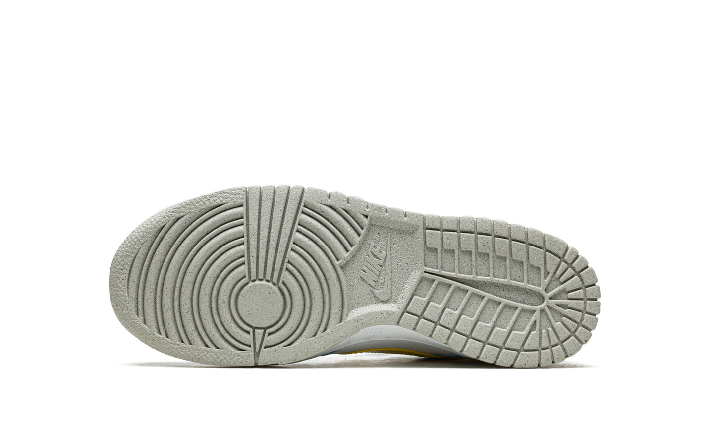 Nike Dunk Low Next Nature Homer Simpson