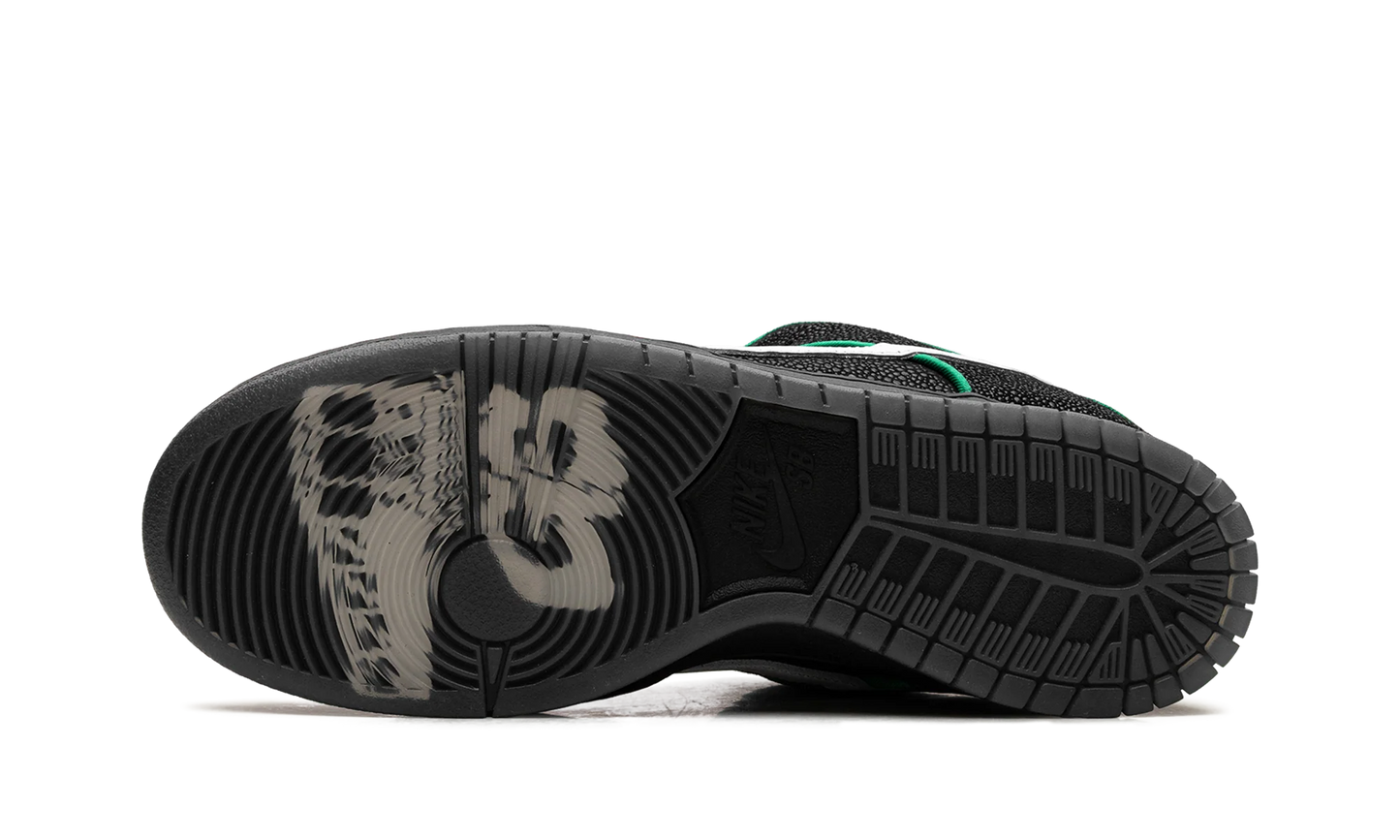 Nike SB Dunk Low Bronx Girls Skate