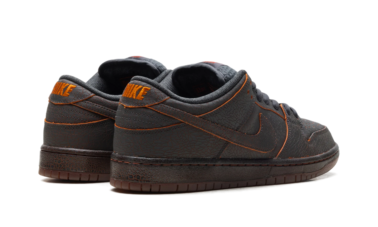 Nike SB Dunk Low Krampus