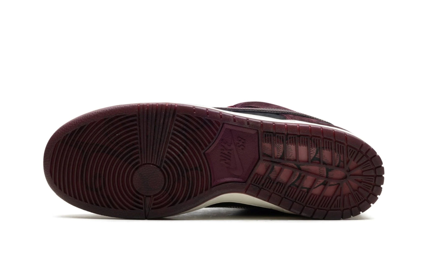 Nike SB Dunk Low Pro x Riot Skateshop Mahogany and Team Red