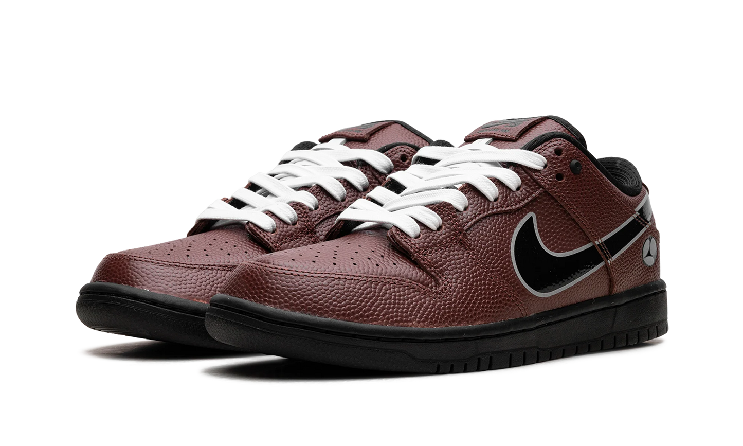 Nike SB Dunk Low Limosine Skateboards
