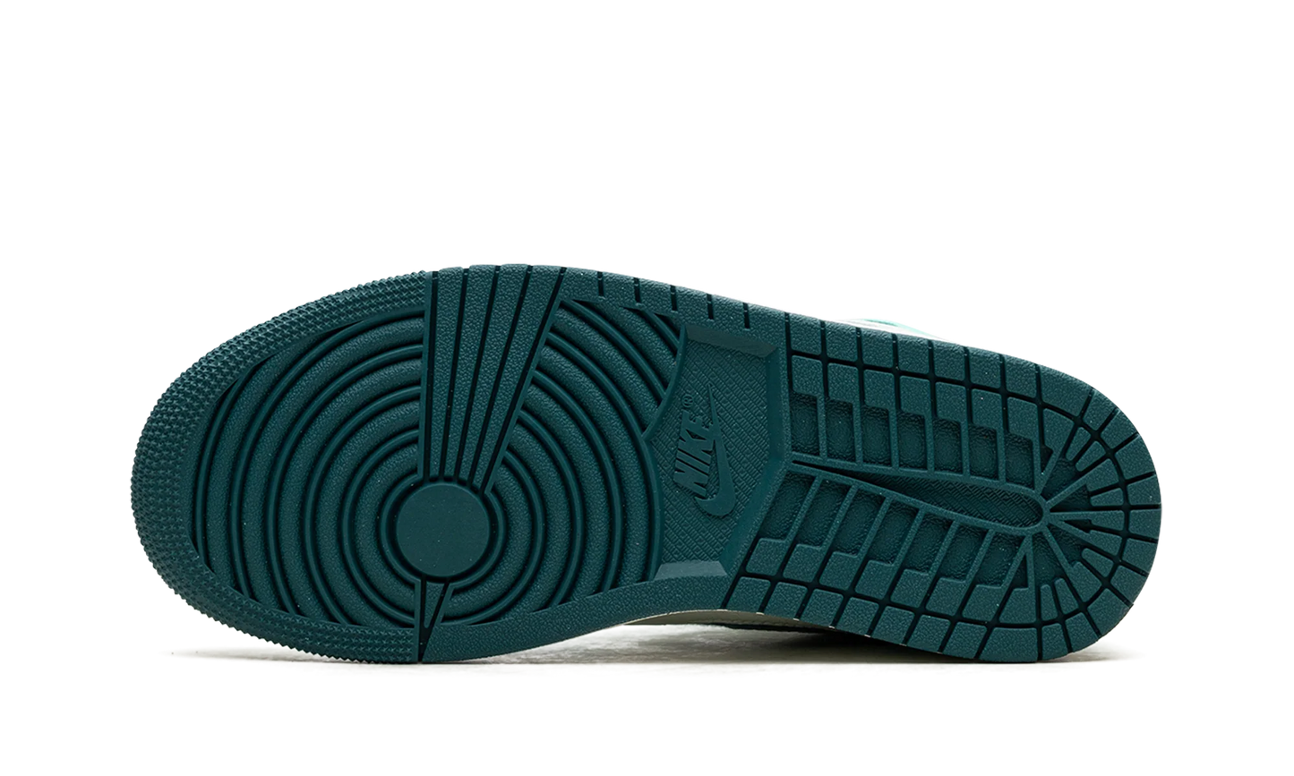Air Jordan 1 Mid Chenille Bleached Turquoise