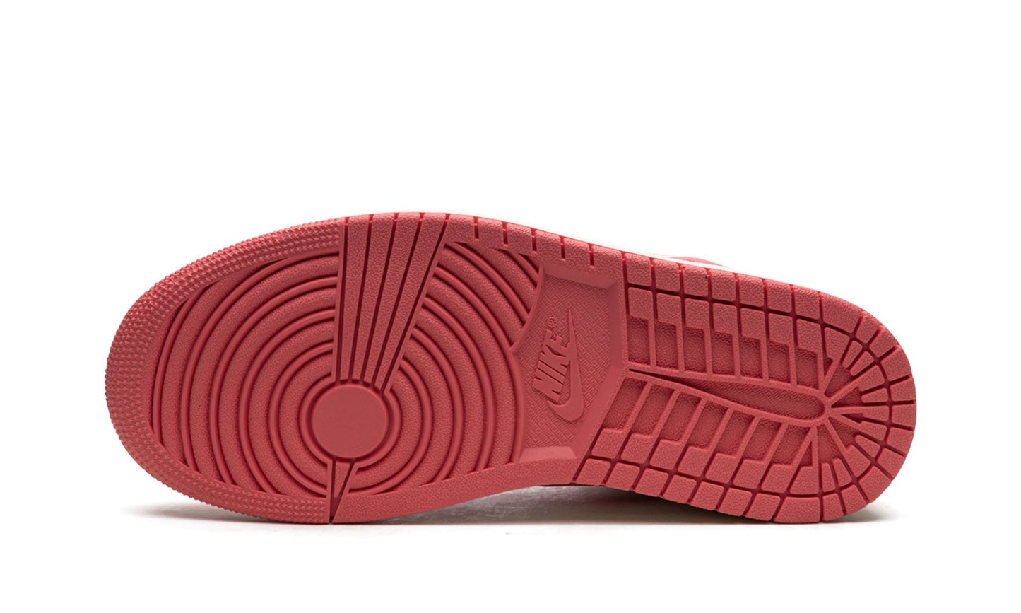 Air Jordan 1 Mid Strawberry and Cream