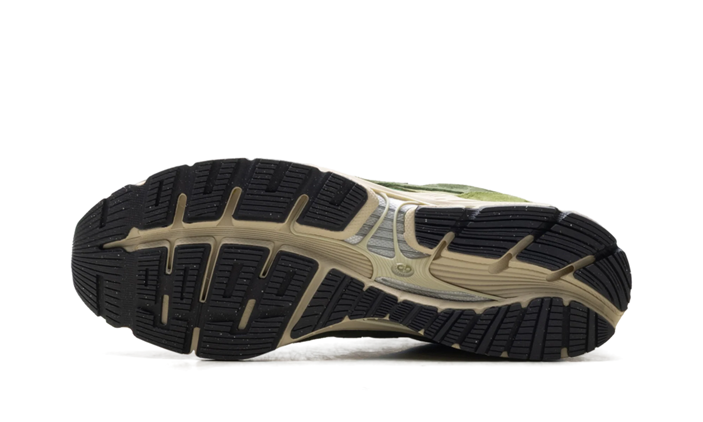 New Balance 2011 Kith Leaf Green