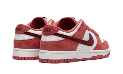 Nike Dunk Low Valentine's Day (2024)