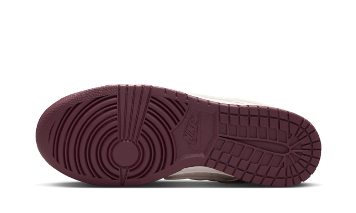 Nike Dunk Low Valentine's Day (2026)