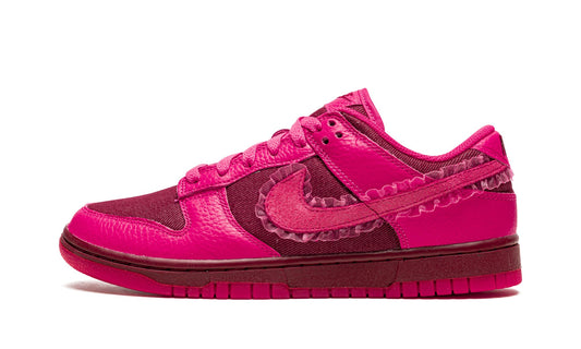 Nike Dunk Low Valentines Day (2022)