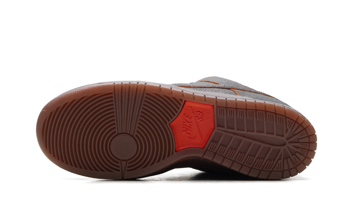 Nike SB Dunk Low Krampus