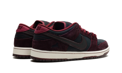 Nike SB Dunk Low Riot Skateshop (Special Box)