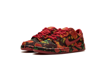Nike SB Dunk Low The Wizard of Oz Poppy Field